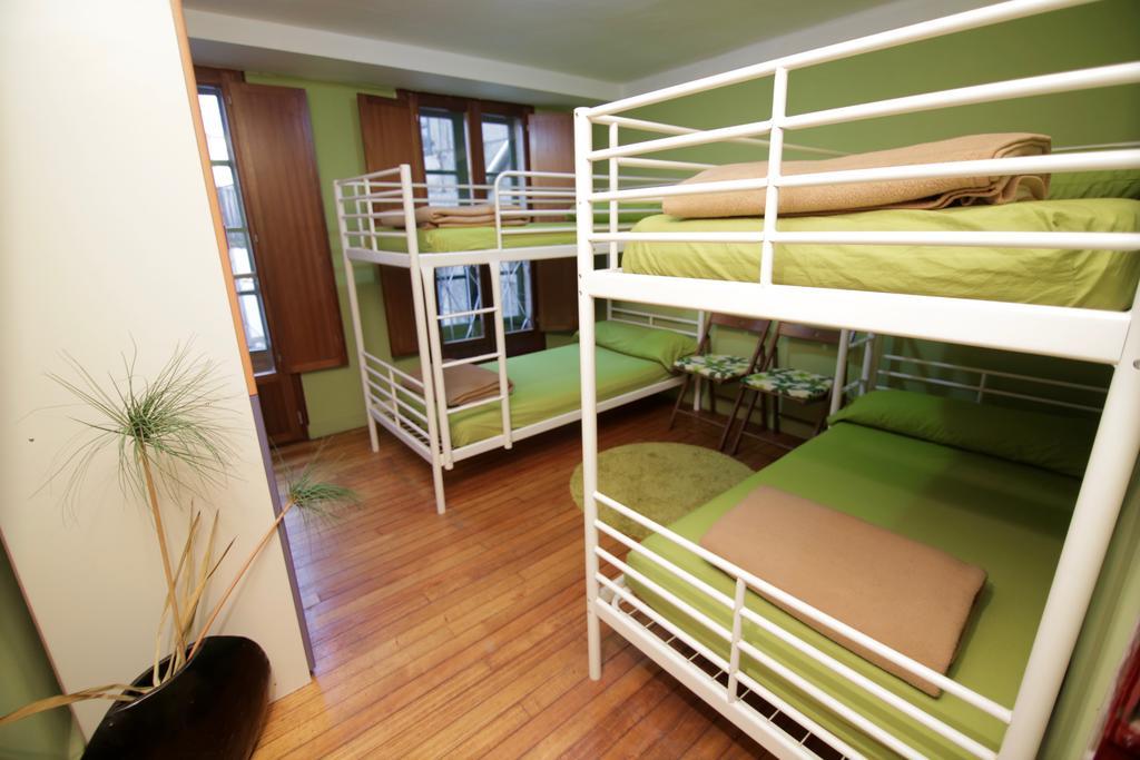 Albergue O Fogar De Teodomiro Santiago de Compostela Bagian luar foto