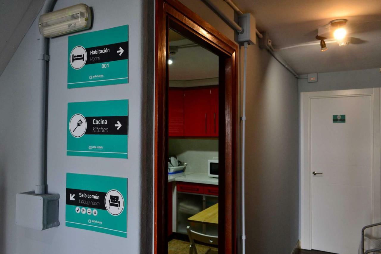 Albergue O Fogar De Teodomiro Santiago de Compostela Bagian luar foto