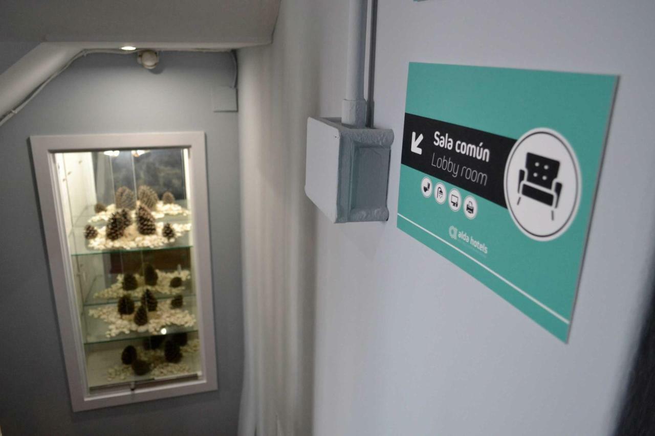 Albergue O Fogar De Teodomiro Santiago de Compostela Bagian luar foto